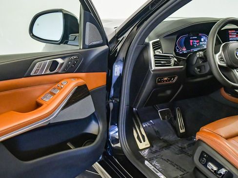 Certified 2021 BMW X7 M50i w/ Dynamic Handling Package image 36