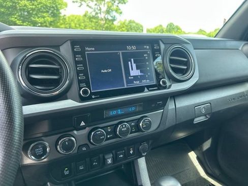 Used 2022 Toyota Tacoma TRD Off-Road w/ Technology Package AWD/4WD image 24