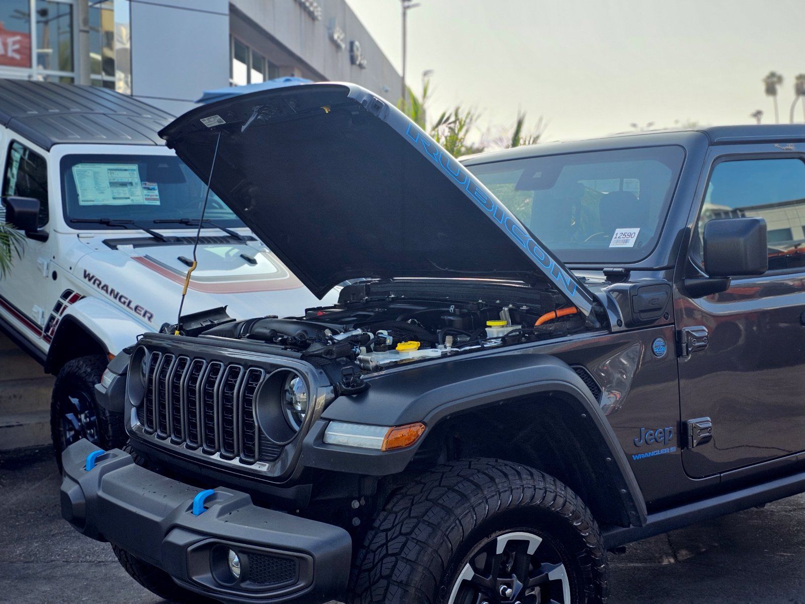 Used 2024 Jeep Wrangler Unlimited Rubicon 4xe AWD/4WD image 6