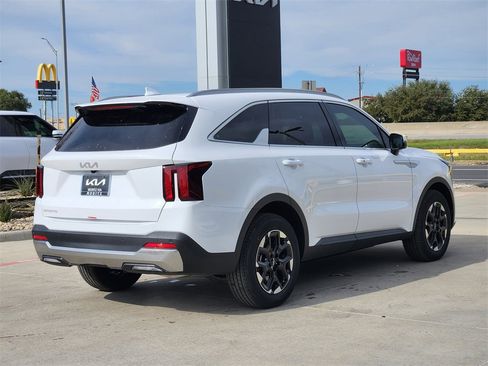 New 2026 Kia Sorento S image 3