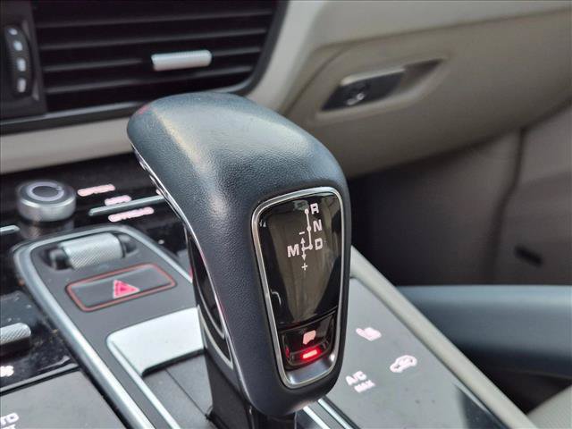 Used 2020 Porsche Cayenne AWD/4WD image 18