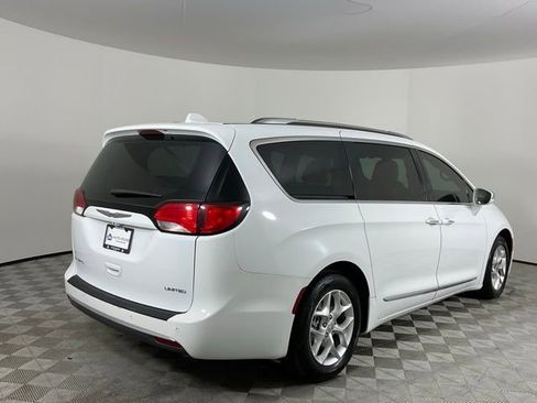 Used 2020 Chrysler Pacifica Limited FWD image 5