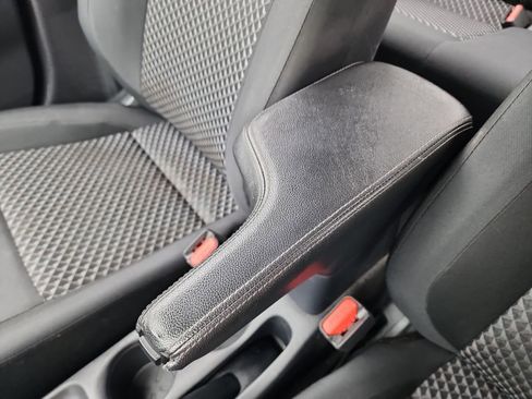 Used 2021 Nissan Versa S image 30