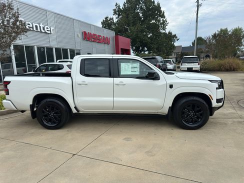 New 2026 Nissan Frontier SV image 2