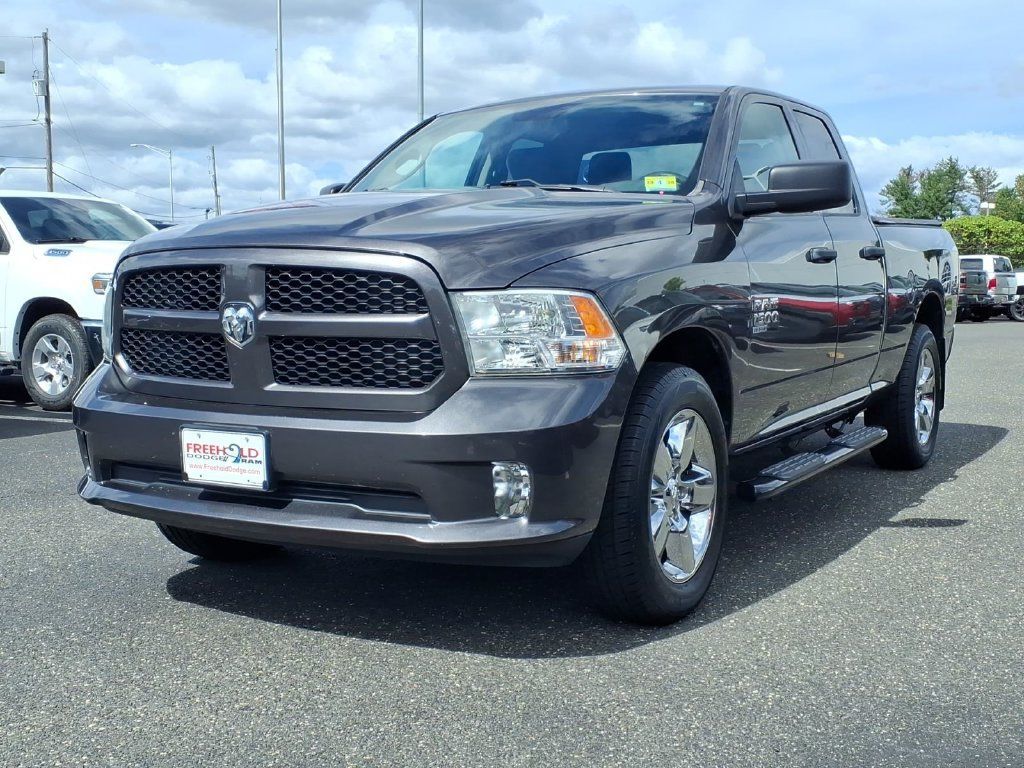 Used 2019 RAM 1500 Express w/ Express Value Package AWD/4WD image 3