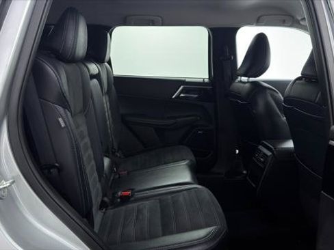 Used 2025 Mitsubishi Outlander SE AWD/4WD image 19