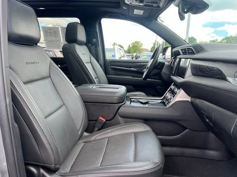 Used 2024 GMC Yukon Denali AWD/4WD image 13