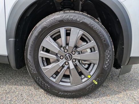 New 2026 Nissan Pathfinder SV w/ SV Premium Package FWD image 11