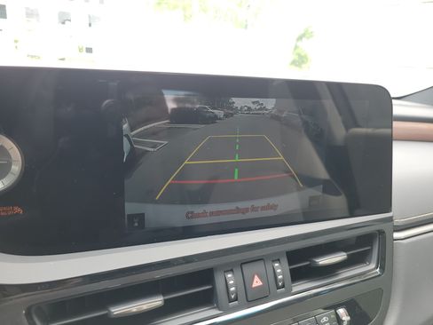 Used 2025 Lexus ES 350 w/ Premium Package FWD image 29