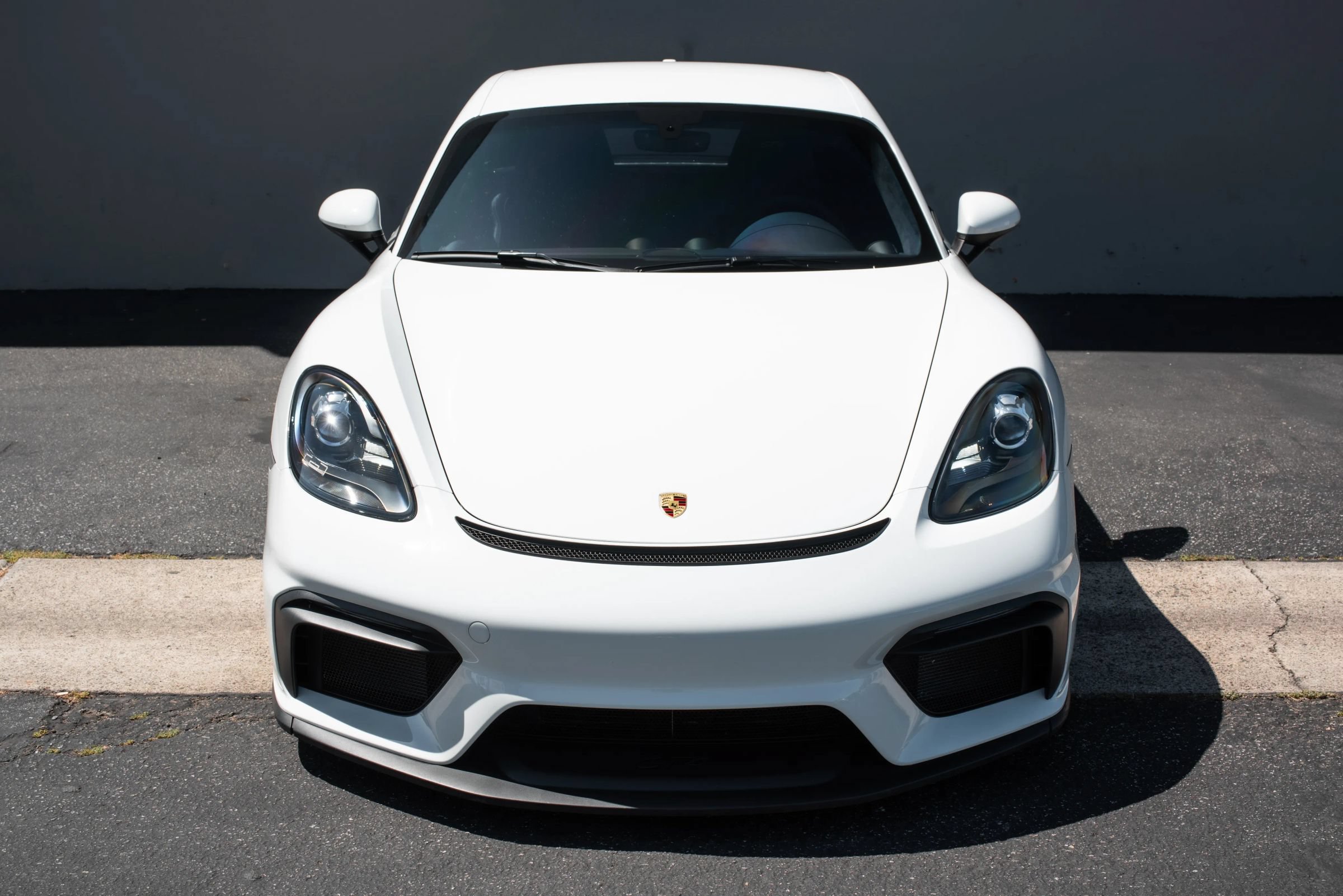 Used 2020 Porsche 718 Cayman GT4 RWD image 3