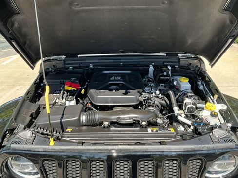 Used 2023 Jeep Wrangler Freedom Edition image 34