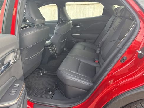 Used 2023 Toyota Crown Limited image 31