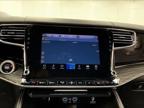 Used 2022 Jeep Wagoneer Series II AWD/4WD image 29
