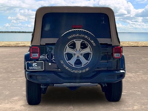 Used 2018 Jeep Wrangler Unlimited Sport AWD/4WD image 5