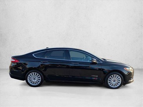 Used 2016 Ford Fusion SE w/ Equipment Group 502A image 4