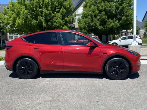 Used 2023 Tesla Model Y Long Range AWD/4WD image 7