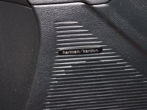 Used 2016 Dodge Challenger R/T Scat Pack w/ Leather Interior Group image 33