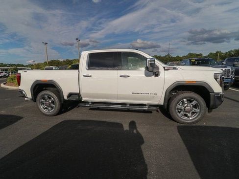New 2025 GMC Sierra 2500 SLT w/ SLT Premium Package AWD/4WD image 11
