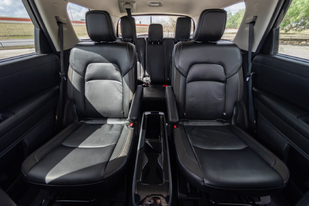 Used 2024 Nissan Pathfinder SL w/ SL Premium Package FWD image 18