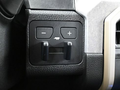 Used 2024 Toyota Tacoma Trailhunter image 27