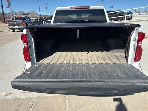 Used 2022 Chevrolet Silverado 1500 Custom image 6