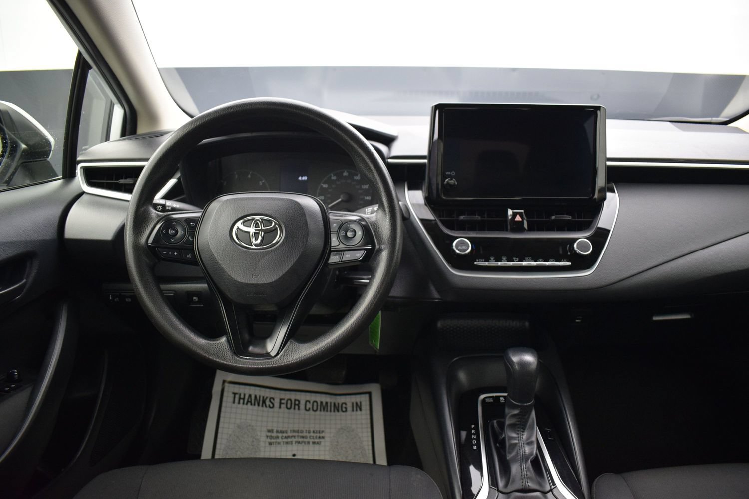 Used 2025 Toyota Corolla LE FWD image 17