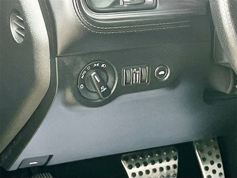 Used 2023 Dodge Challenger R/T w/ Plus Package image 10