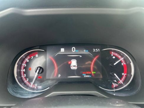 Used 2025 Toyota RAV4 XLE FWD image 22