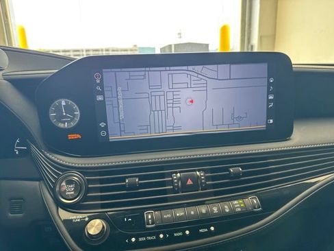 Used 2021 Lexus LS 500 w/ Interior Upgrade Package RWD image 9