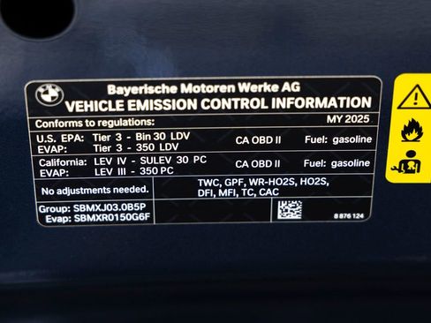 Used 2025 BMW M440i Convertible w/ Premium Package RWD image 34
