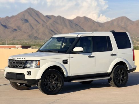 Used 2016 Land Rover LR4 HSE Silver Edition AWD/4WD image 5