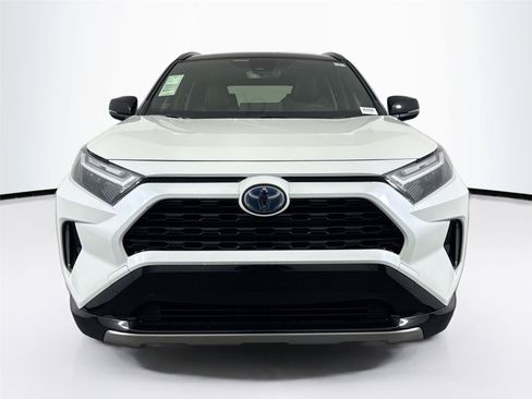 Used 2022 Toyota RAV4 XSE AWD/4WD image 8