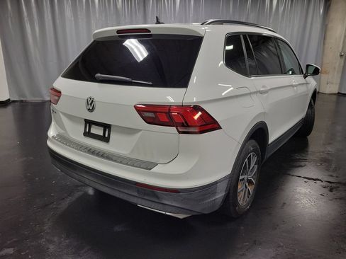 Used 2019 Volkswagen Tiguan SE w/ Panoramic Sunroof Package FWD image 9