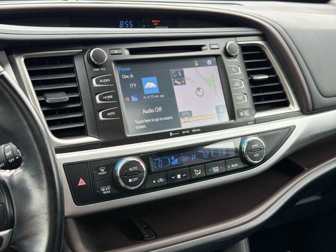 Used 2017 Toyota Highlander XLE AWD/4WD image 23