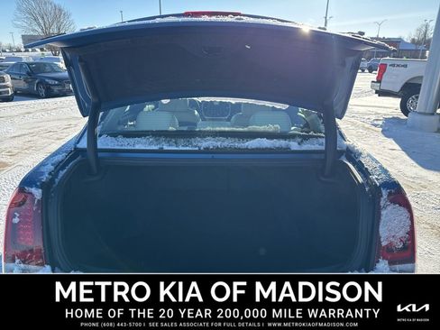 Used 2022 Chrysler 300 Touring L w/ Comfort Group image 31