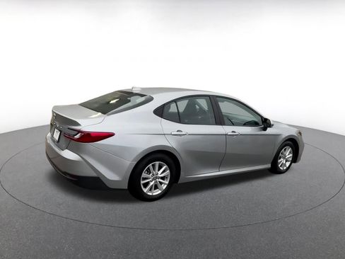 Used 2025 Toyota Camry LE image 15