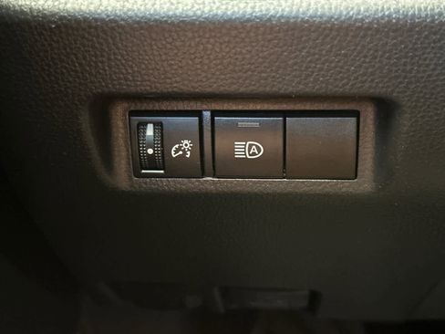 Used 2022 Toyota RAV4 XLE image 30