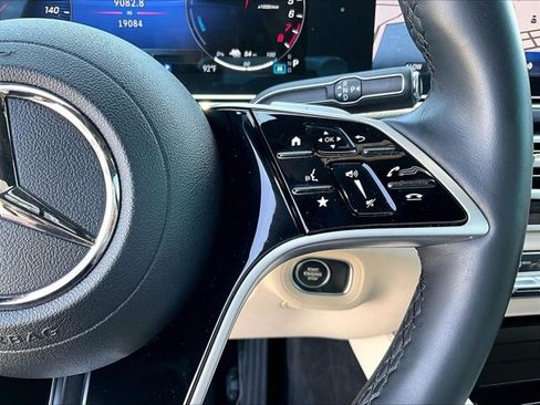 Certified 2025 Mercedes-Benz GLE 450e 4MATIC image 21