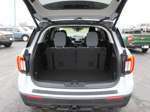 New 2026 Ford Explorer Active AWD/4WD image 17