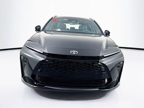 New 2026 Toyota Crown Signia image 2