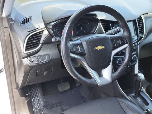 Used 2018 Chevrolet Trax LT w/ Redline Edition FWD image 15