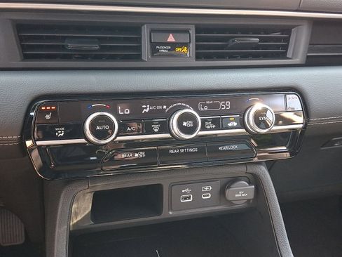 Used 2025 Honda Pilot EX-L image 13