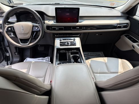 Used 2022 Lincoln Aviator AWD w/ Premium Package image 15