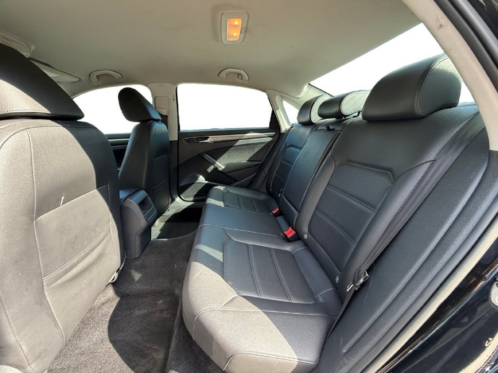 Used 2017 Volkswagen Passat 1.8T R-Line FWD image 13