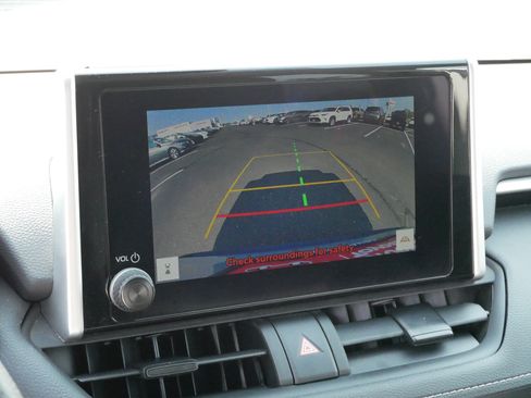 Used 2025 Toyota RAV4 XLE AWD/4WD image 30