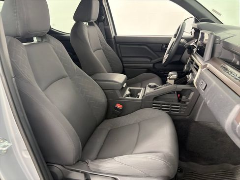 Used 2024 Toyota Tacoma SR5 AWD/4WD image 31