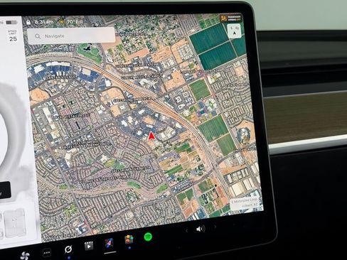 Used 2023 Tesla Model 3 Standard Range image 17