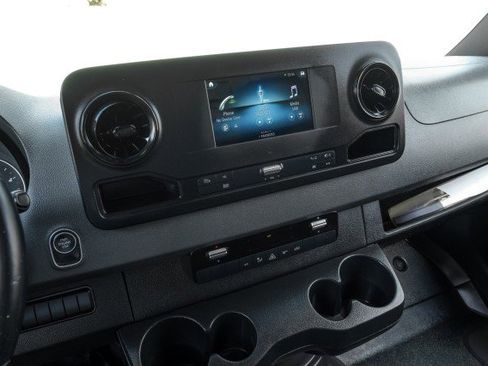 Used 2021 Mercedes-Benz Sprinter 3500 image 18