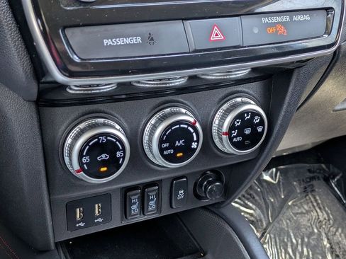 Used 2025 Mitsubishi Outlander Sport SE AWD/4WD image 17