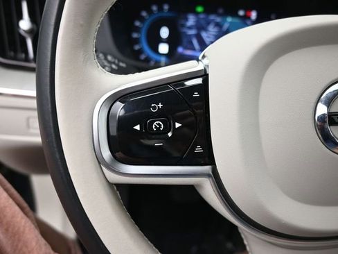 Used 2023 Volvo XC60 B5 Plus w/ Climate Package image 22